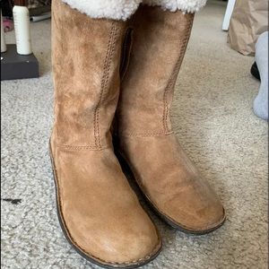 UGG AUSTRALIA Karyn Chestnut Brown Leather Midcalf